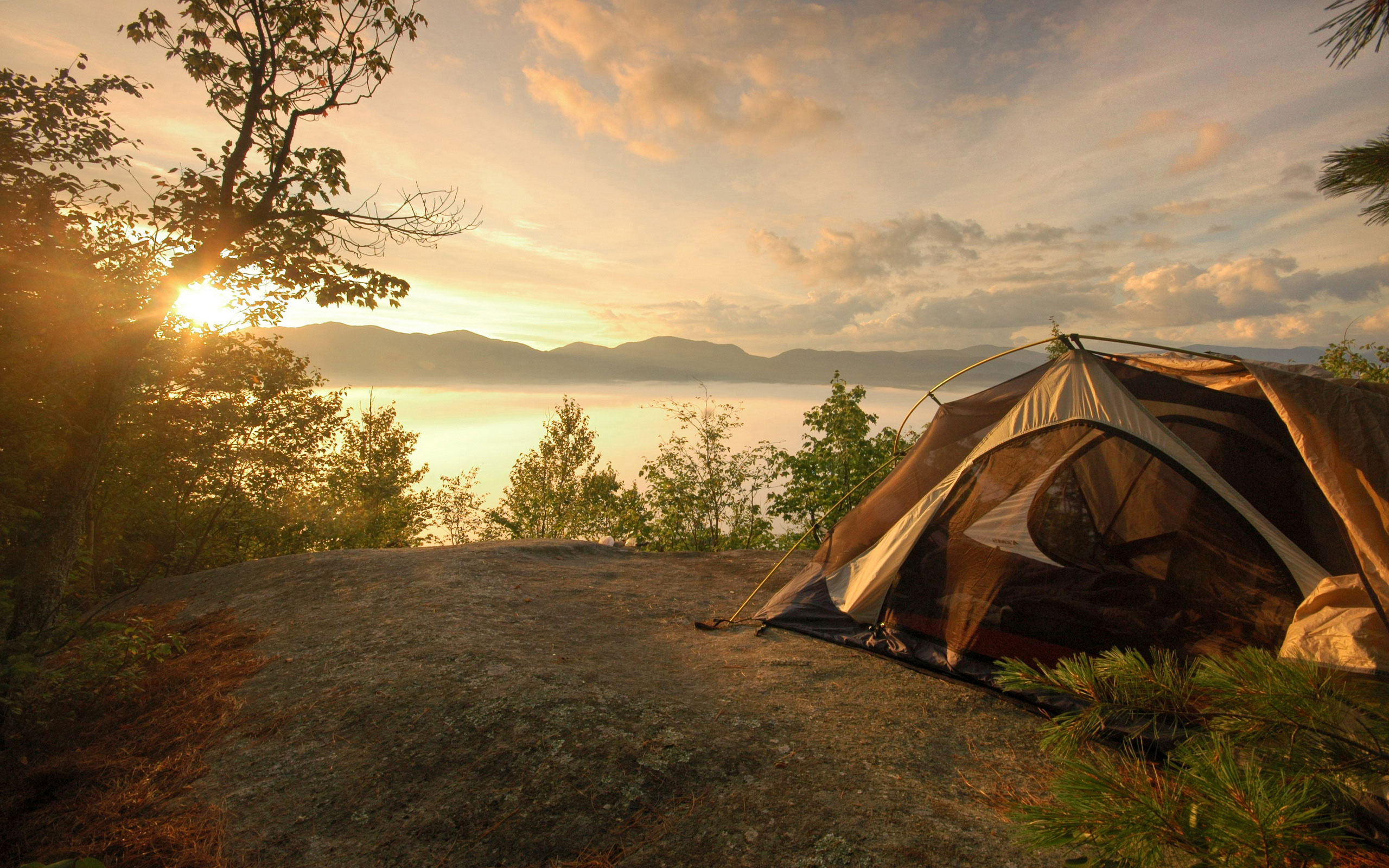Camping Near The Lake Background Wallpaper
